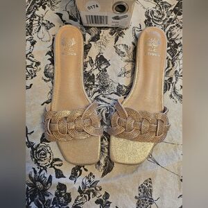 G.C. Shoes Rose Gold Dana Rhinestone Flat Sandals Read Description